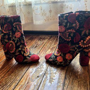 JustFab Floral Orange Red Black Booties Sz 6